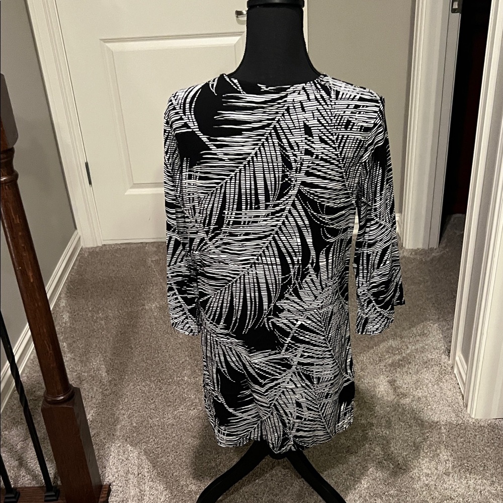 Black & White Palm-Print Mini Dress with Tie Front - Picture 11 of 16
